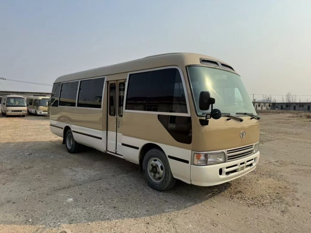 20-29 Seater Toyota Coaster Bus Japanese Mini Bus 6 cylinder 1hz engine diesel fuel bus