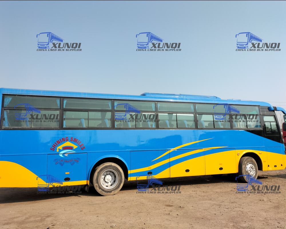 Used Yutong Front Engine Bus LhdRhd Plate Spring Suspension passenger Bus 60 Seats Zk6112d-2