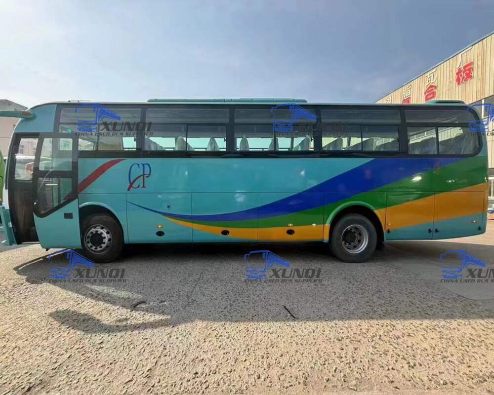Used Yutong Front Engine Bus LhdRhd Plate Spring Suspension passenger Bus 54 Seats Zk6107d (3)
