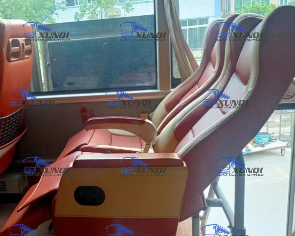 Yutong Bus High-end Business Sleeper Seat with Footrest Sleeper Chair and USB Charging (3)