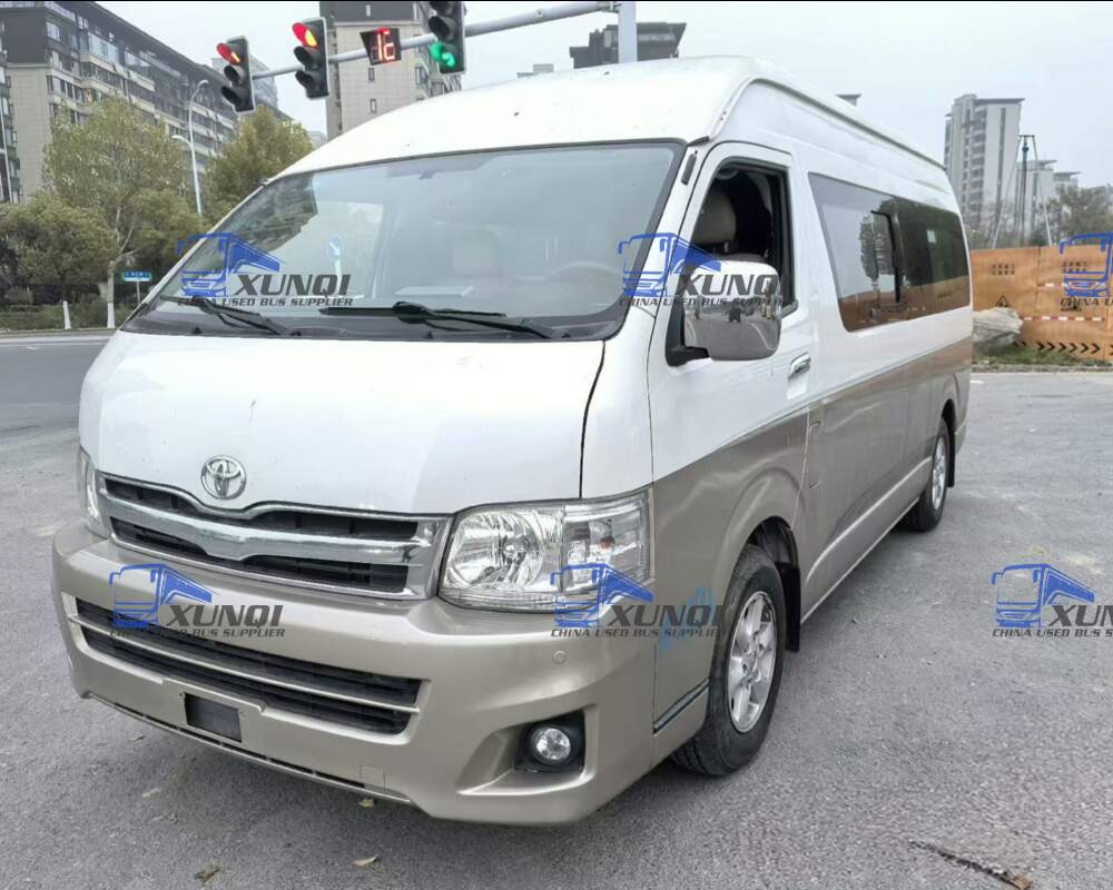 Toyota Hiace 13-Seater Left-Hand Drive Mid-Door Euro 4 Gold Minibus (4)