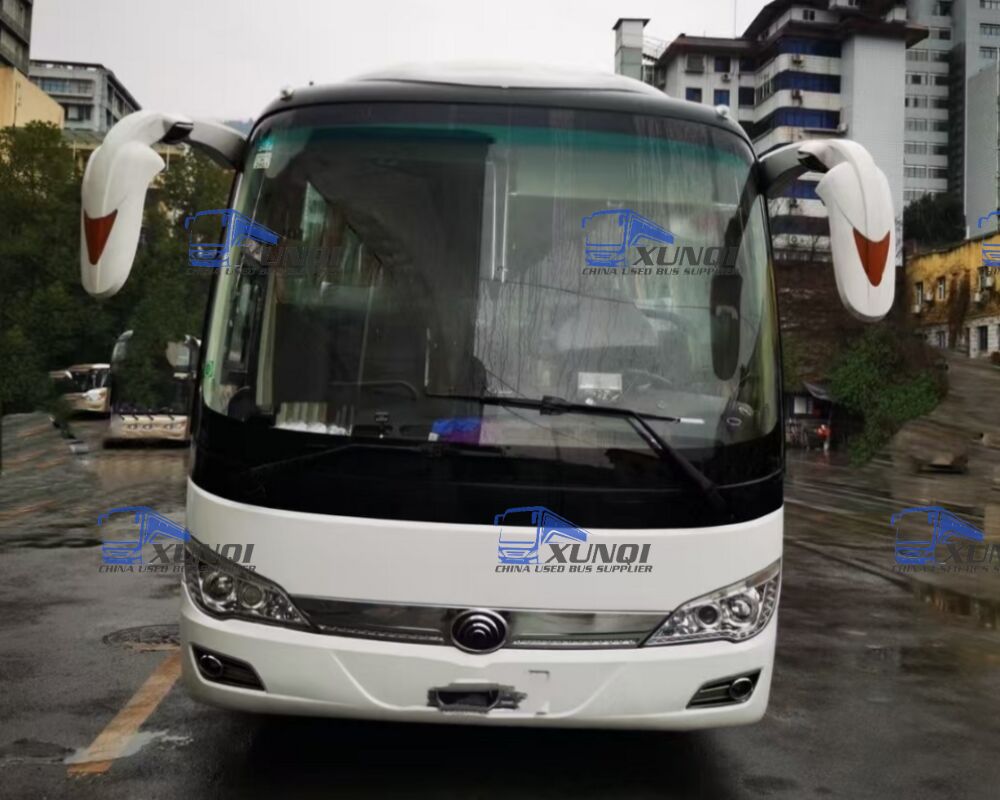 30 Seats 8.5 meters long Used YUTONG Buses zk6888 2019 Year yuchai 6 cylindres engine (3)