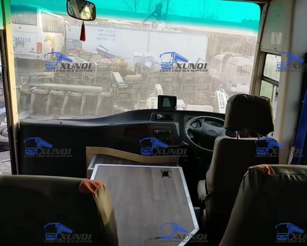 Used Yutong Front Engine Bus F11 right hand drive  Spring Suspension Passenger Bus 60 Seats Zk6112d  (5)