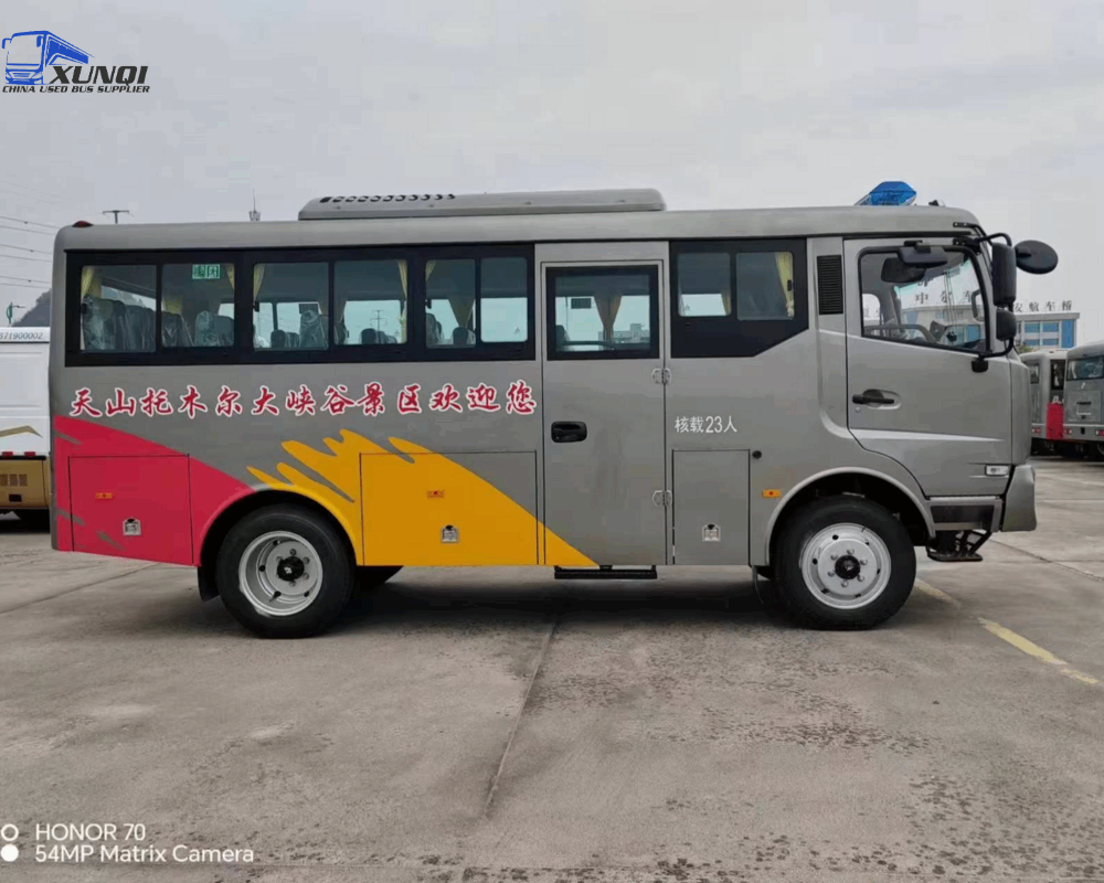 Dongfeng brand new 4x4 4WD 23 Seats 7 meters long mini bus