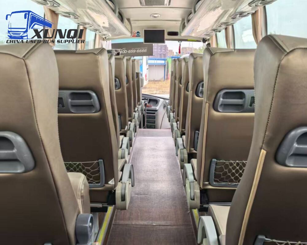 YUTONG 38 Seats mini bus 9 meters long Used YUTONG Buses zk6907 2018 Year yuchai 6-cylinder engine