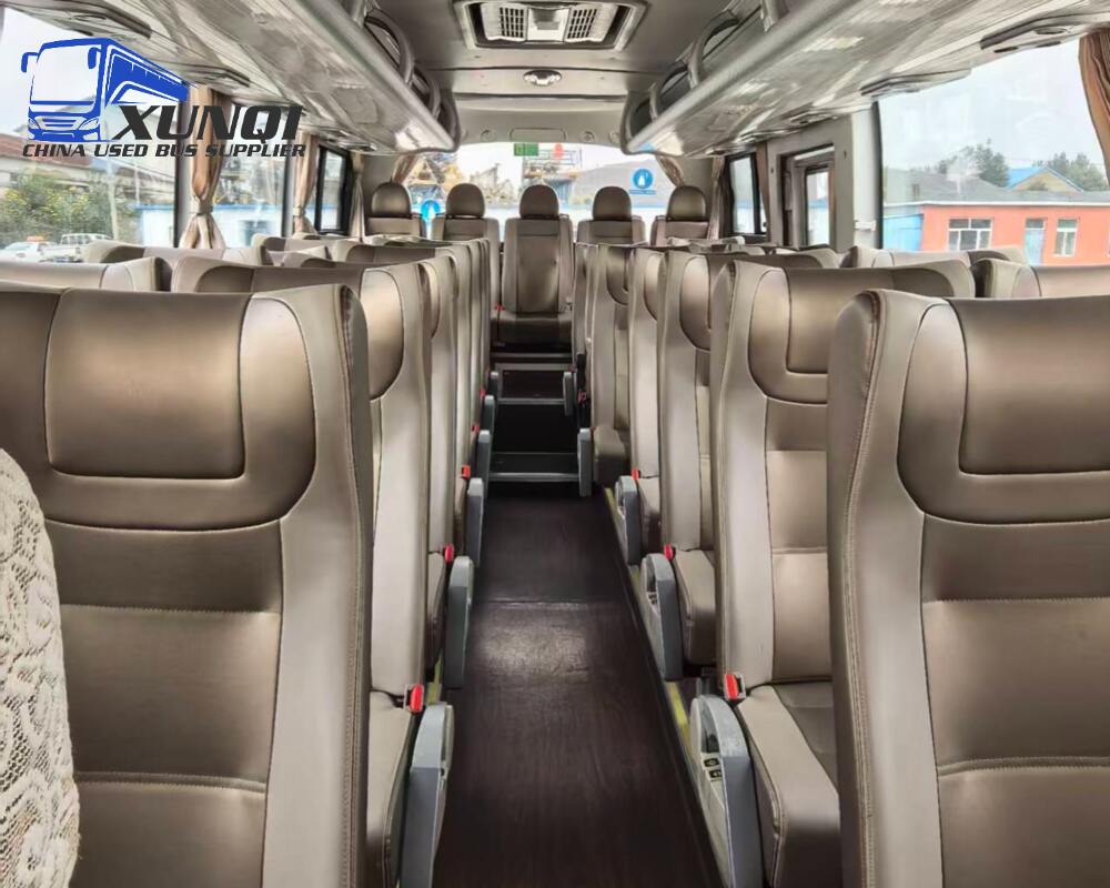 YUTONG 38 Seats mini bus 9 meters long Used YUTONG Buses zk6907 2018 Year yuchai 6-cylinder engine