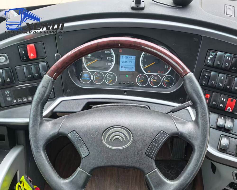 YUTONG 38 Seats mini bus 9 meters long Used YUTONG Buses zk6907 2018 Year yuchai 6-cylinder engine