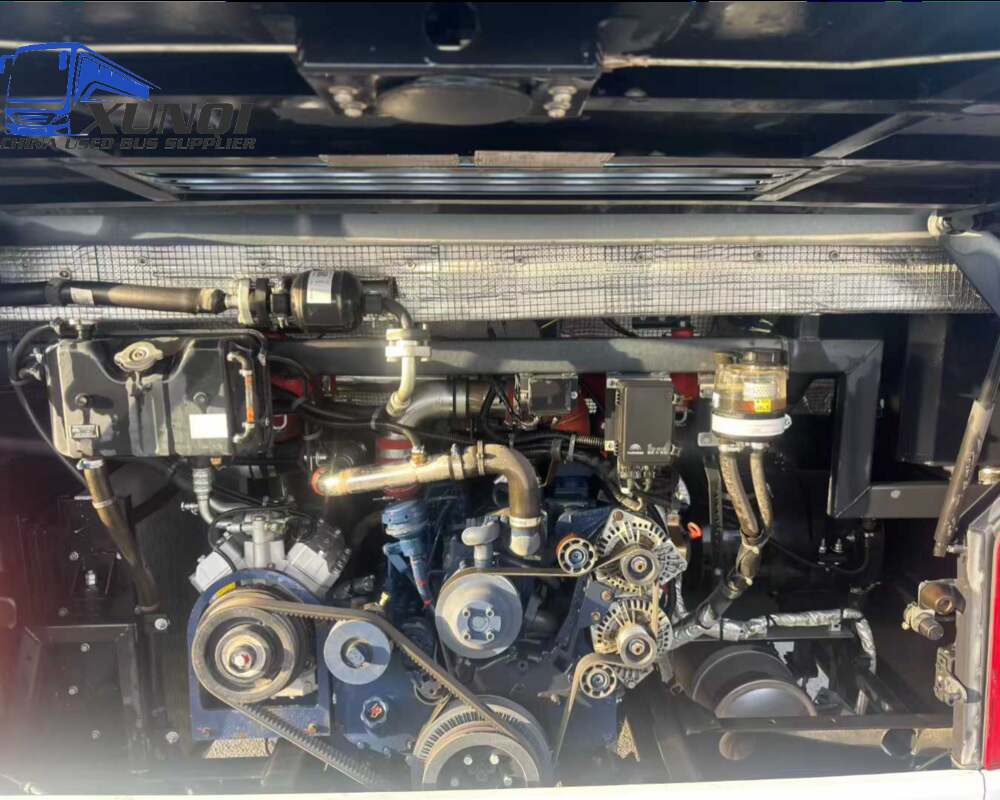 Used YUTONG bus zk6876 36 Seats mini bus 9 meters long 2021 Year weichai 6-cylinder engine (1)