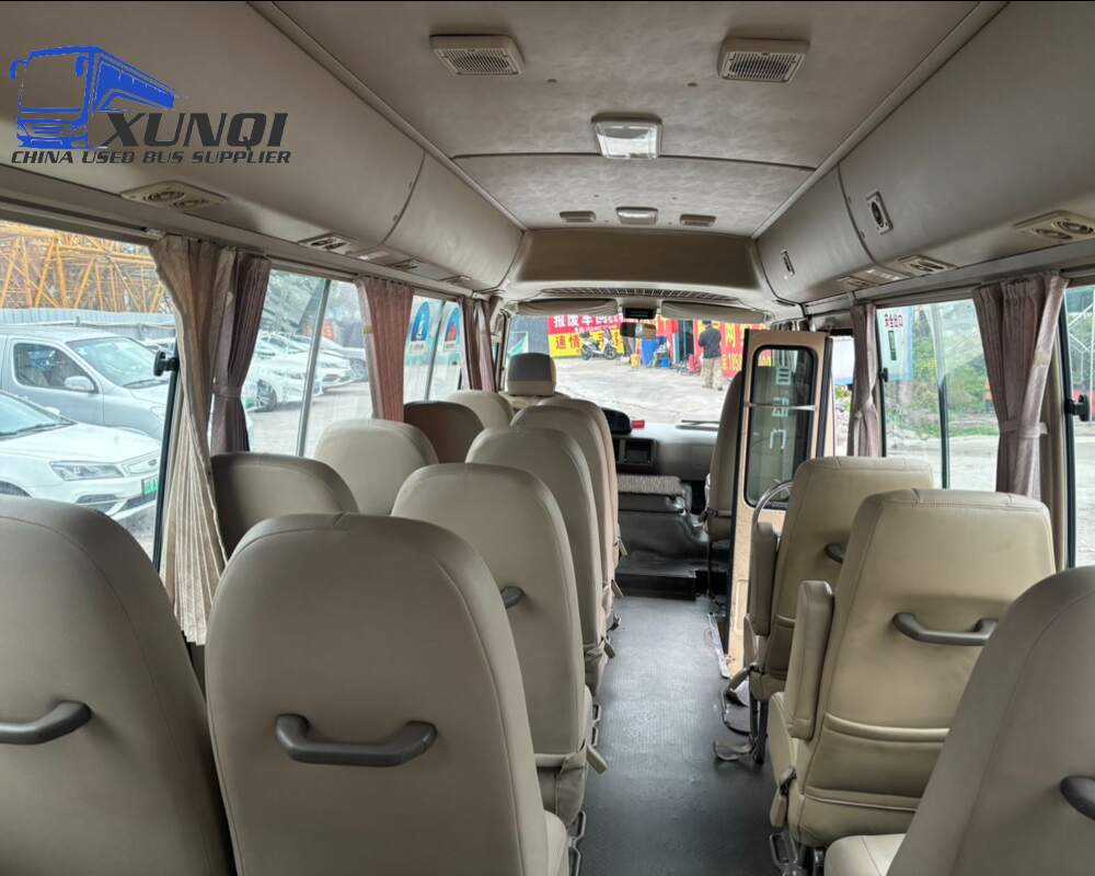 used  Toyota coaster bus Hino engine Four cylinder diesel engine 29 seats 2019 year  (3)