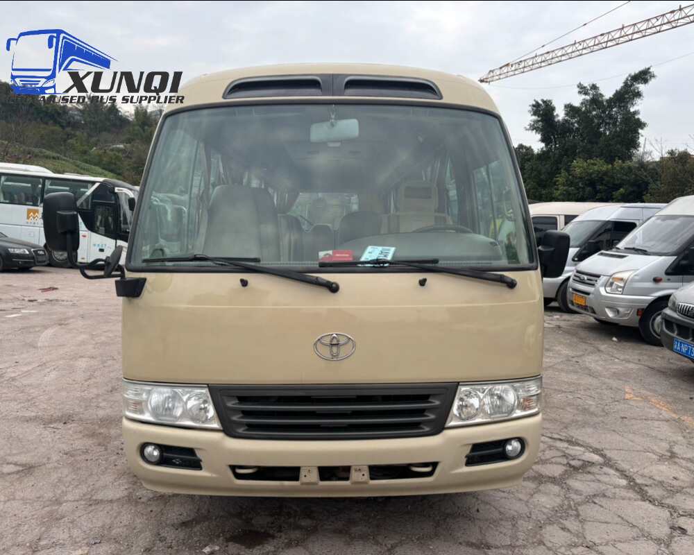 used  Toyota coaster bus Hino engine Four cylinder diesel engine 29 seats 2019 year  (3)
