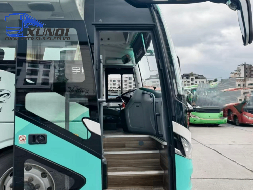 Used Yutong bus C9 ZK6907H6Y 38 Seats 9meters long 2024 Year WEICHAI 6-cylinder engine
