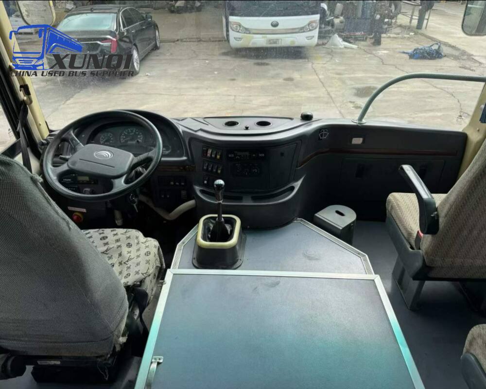 Used Yutong CNG bus 30 Seats 8 meters long  2018 Year
