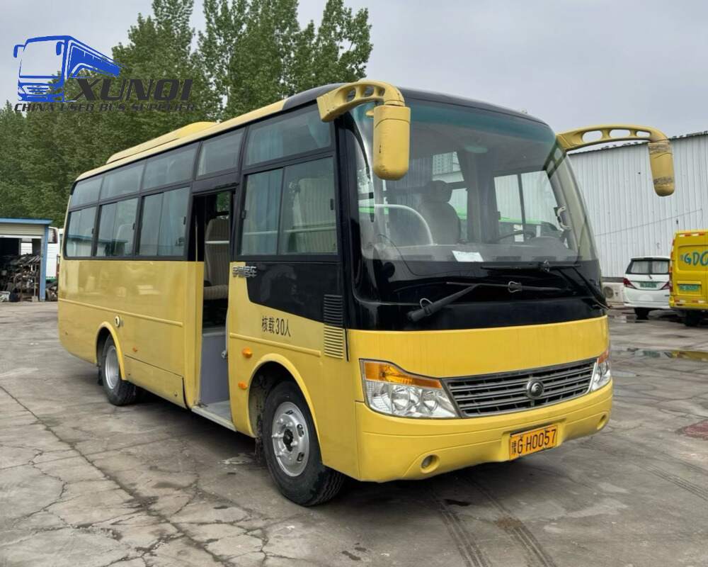Used Yutong CNG bus 30 Seats 8 meters long 2018 Year