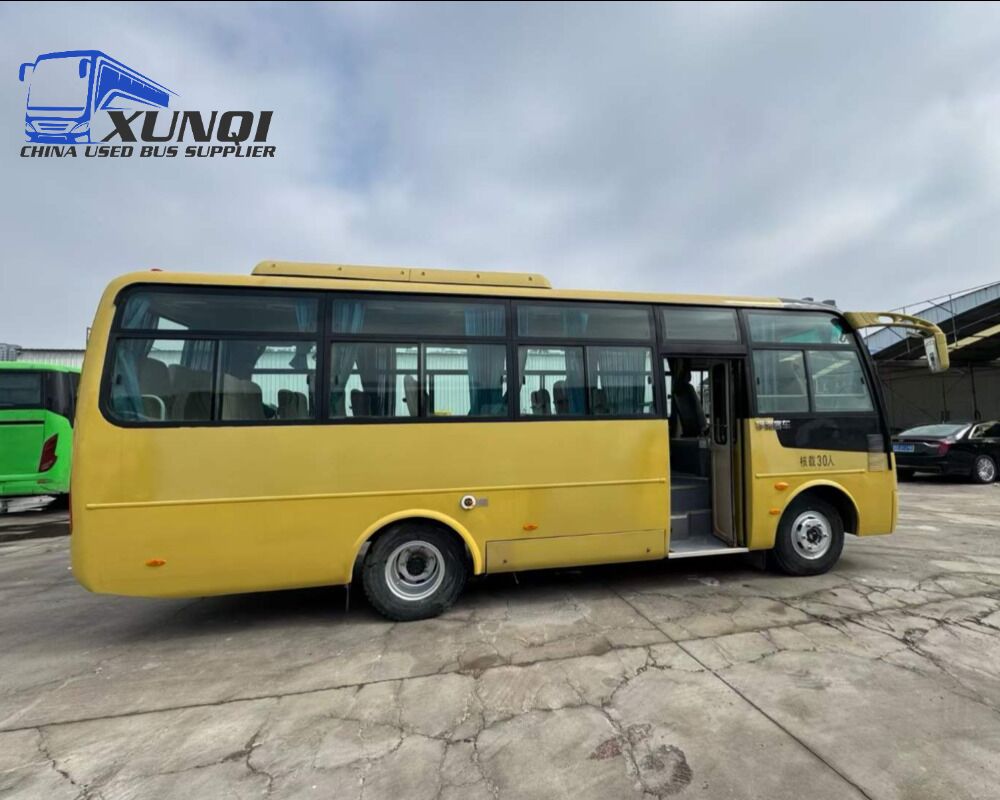 Used Yutong CNG bus 30 Seats 8 meters long 2018 Year