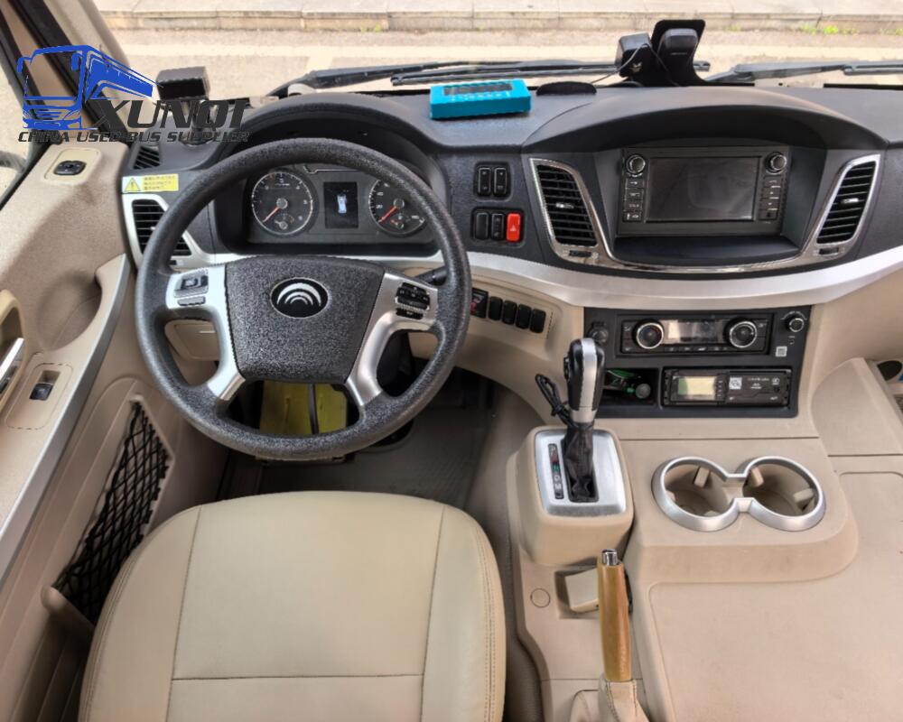 Used YUTONG mini bus T7 25 Seats mini bus 7 meters long 2021 Year yuchai 4-cylinder Diesel engine