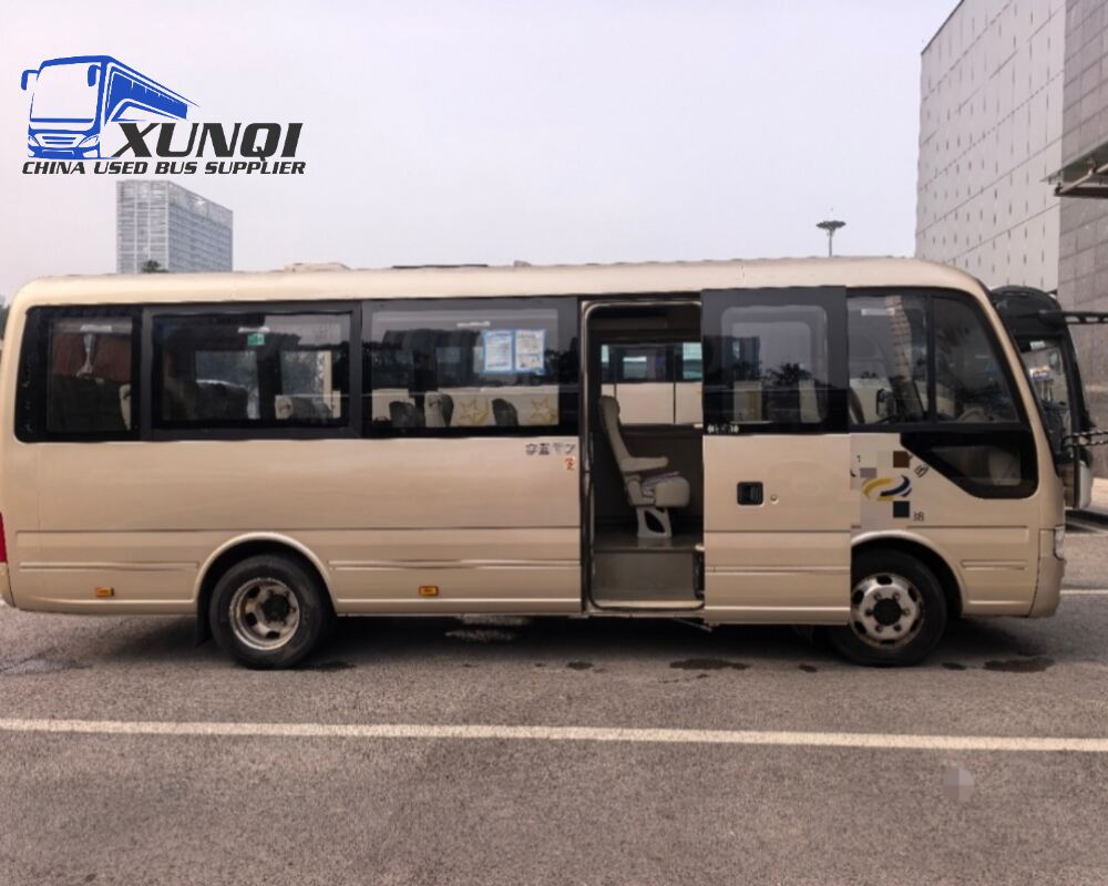 Used YUTONG mini bus T7 25 Seats mini bus 7 meters long 2021 Year yuchai 4-cylinder Diesel engine