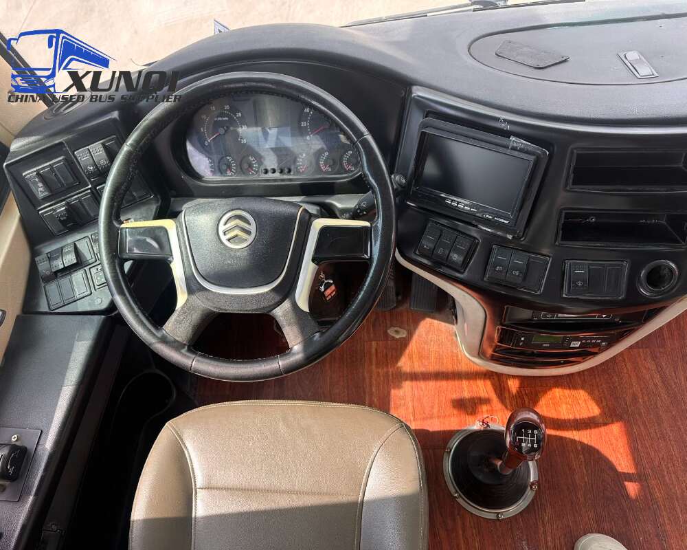 Used Golden Dragon bus XML6112 50 Seats 2018 Year 11 Seters long China bus weichai 6-cylinder diesel engine