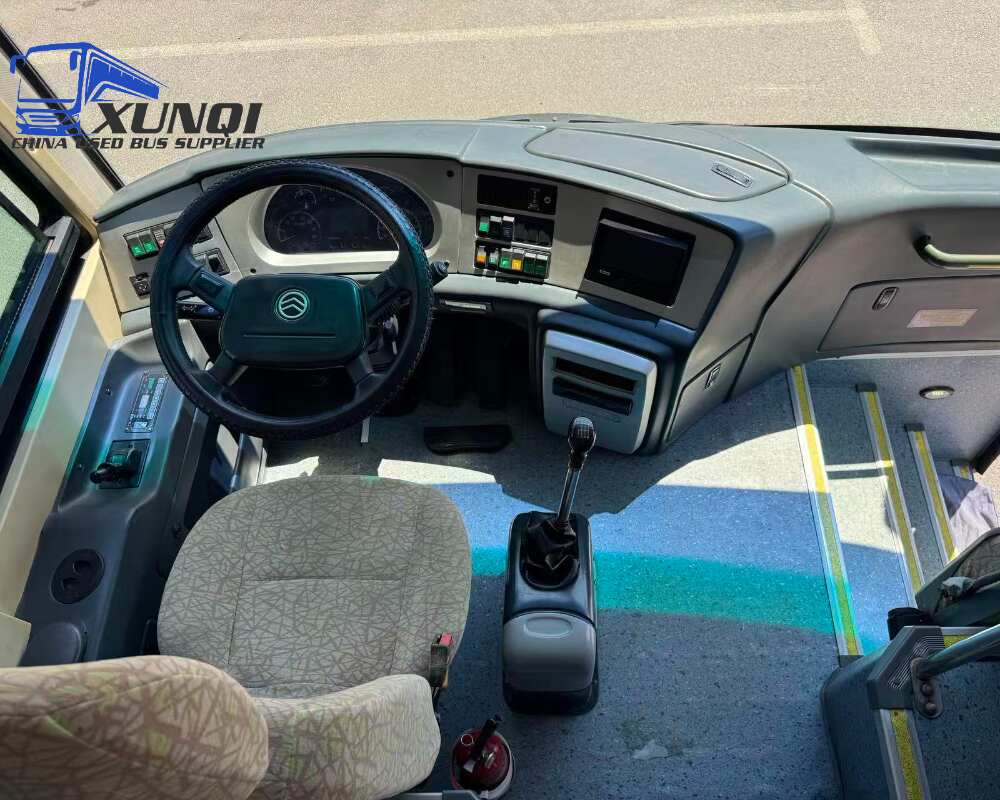 Used Golden Dragon bus XML6127 53 Seats 2013 Year 12 Seters long China bus yuchai 6-cylinder diesel engine