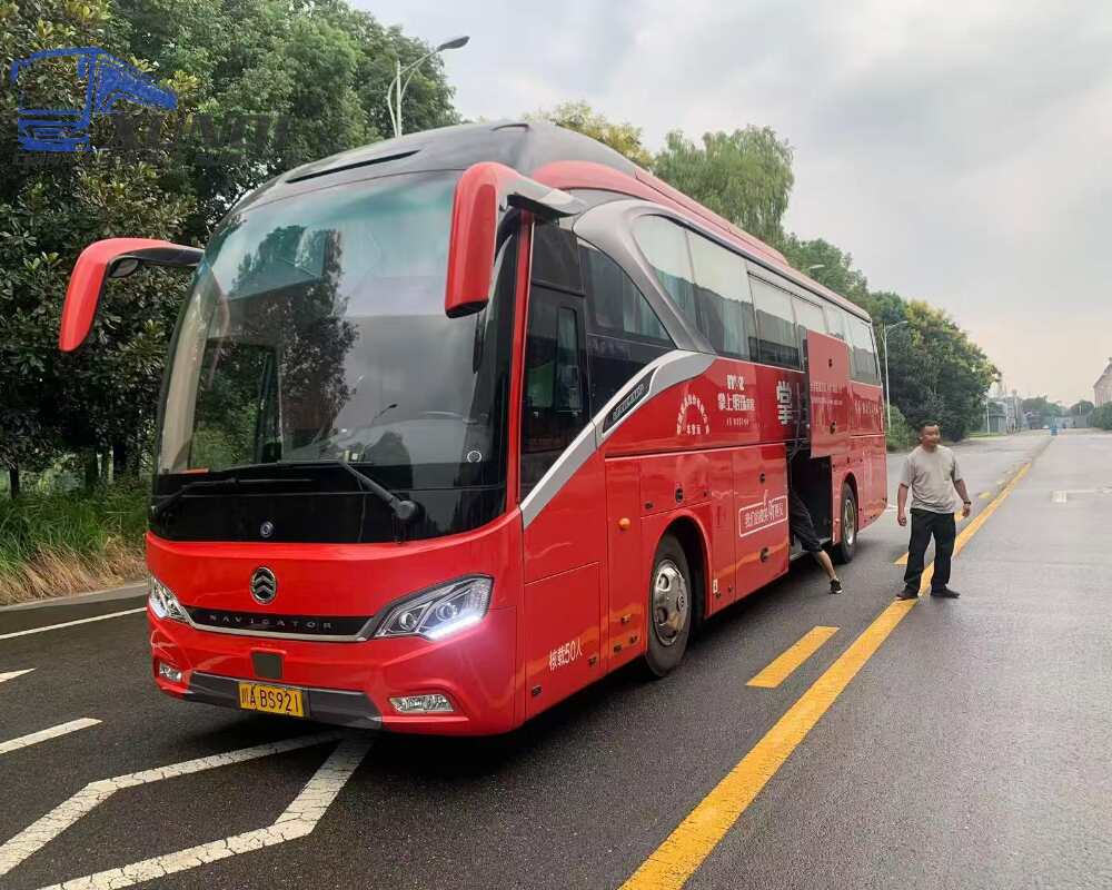Used Golden Dragon bus XML6129 50 Seats 2019 Year 12 Seters long China bus weichai 6-cylinder diesel engine