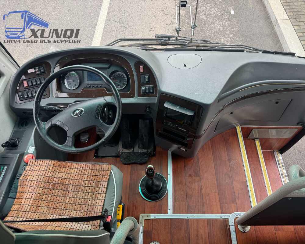 Used Haige bus KLQ6755 32 Seats 2019 Year 7 meters long China bus yuchai 4-cylinder diesel engine