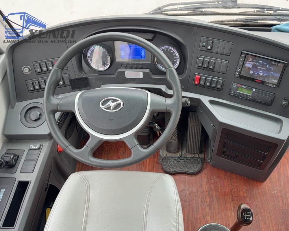 Used Haige bus KLQ6902 34 Seats 2017 Year 9 meters long China bus yuchai 6-cylinder diesel engine