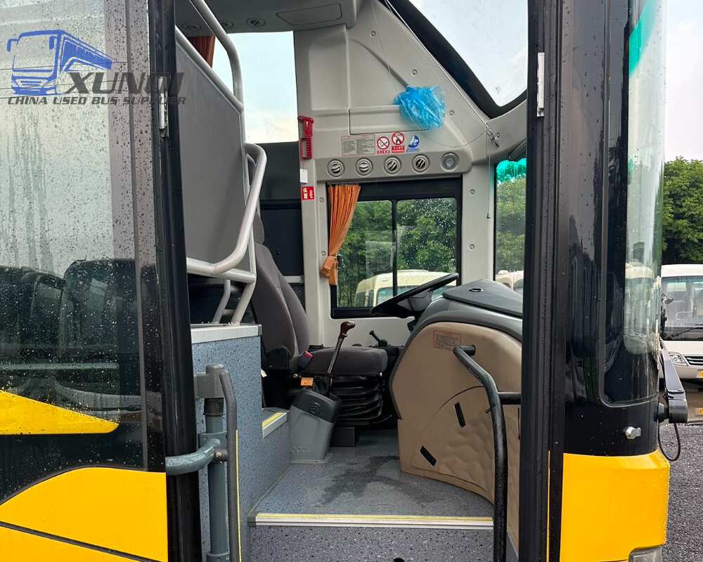 Used Jinlv bus XML6122 50 Seats 2019 Year 12 meters long China bus yuchai 6-cylinder diesel engine