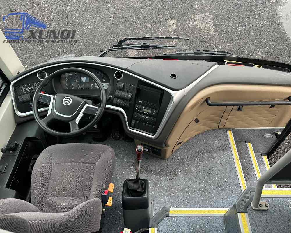 Used Jinlv bus XML6122 50 Seats 2019 Year 12 meters long China bus yuchai 6-cylinder diesel engine