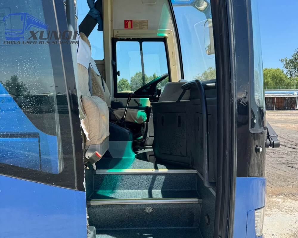 Used Jinlv bus XML6127 53 Seats 2014 Year 12 meters long China bus yuchai 6-cylinder diesel engine