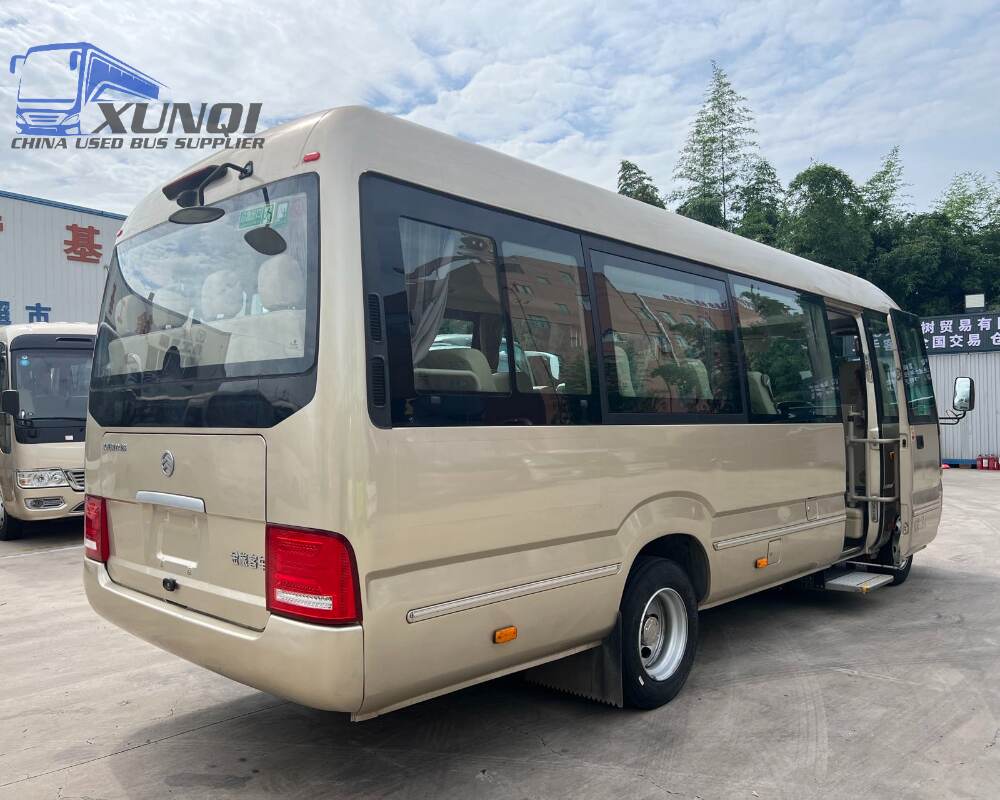 Used Jinlv bus XML6729 19 Seats 2021 Year 7 meters long China bus weichai 4-cylinder diesel engine