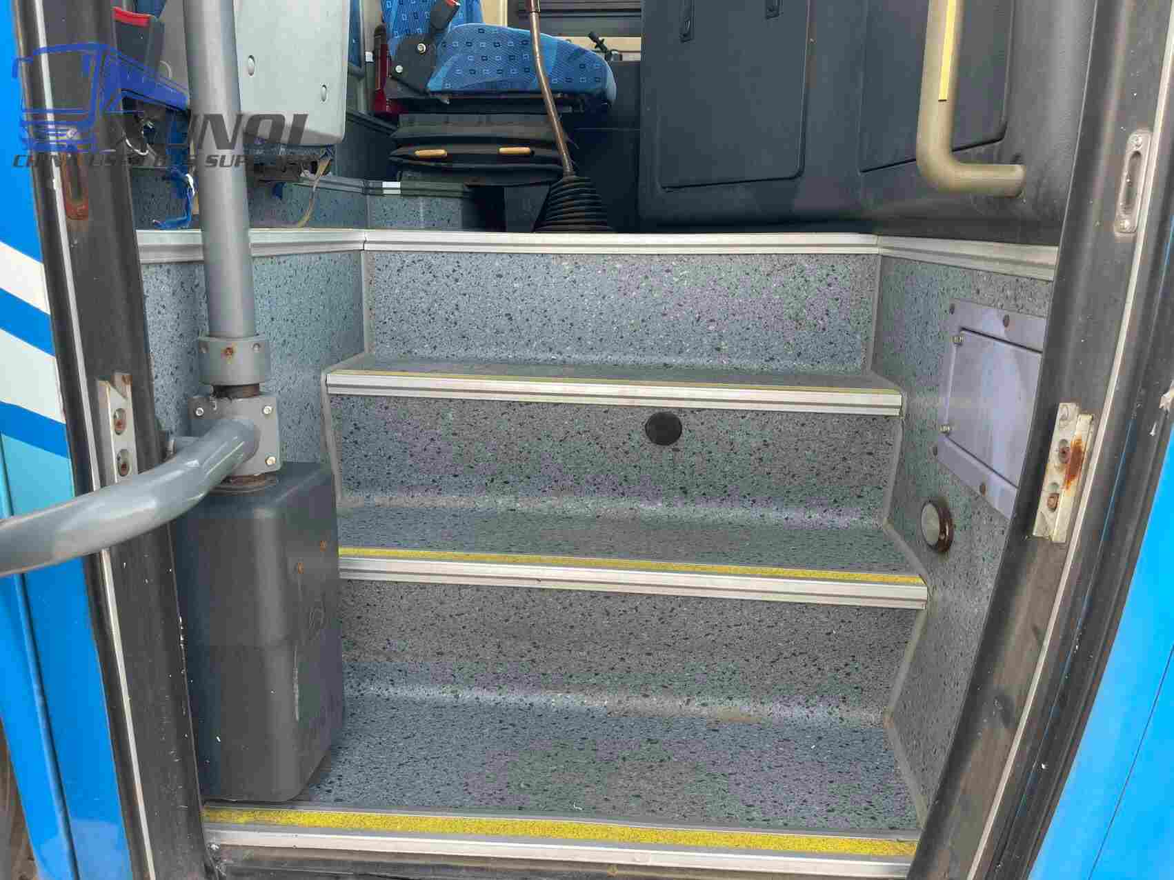 Used Jinlv bus XML6807 35 Seats 2012 Year 8 meters long China bus yuchai 4-cylinder diesel engine