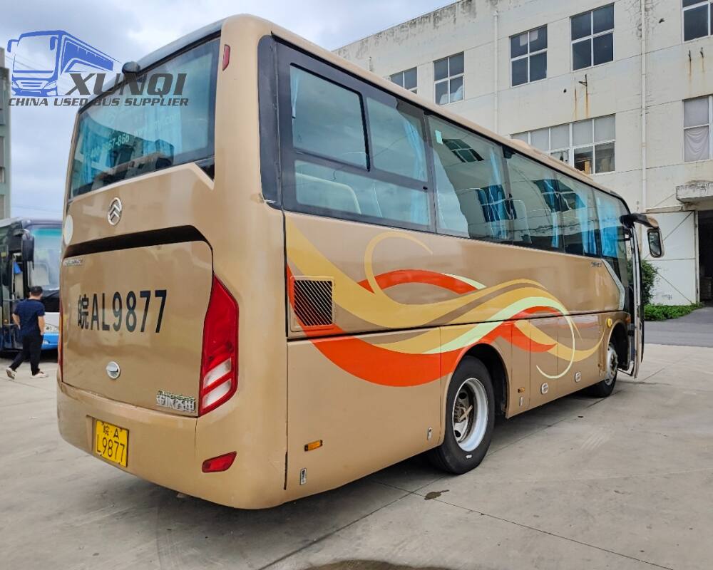 Used Jinlv bus XML6827 34 Seats 2016 Year 8 meters long China bus yuchai 4-cylinder diesel engine