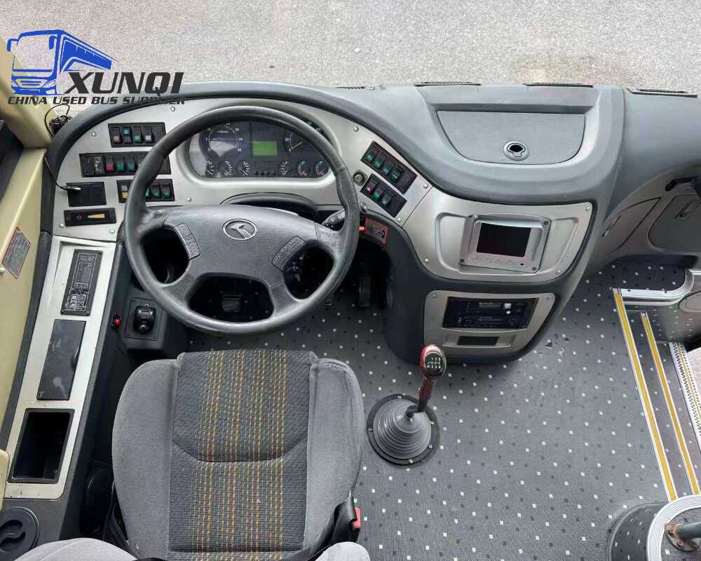 Used Kinglong bus XMQ6879 38 Seats 2016 Year 8 Seters long China bus yuchai 6-cylinder diesel engine