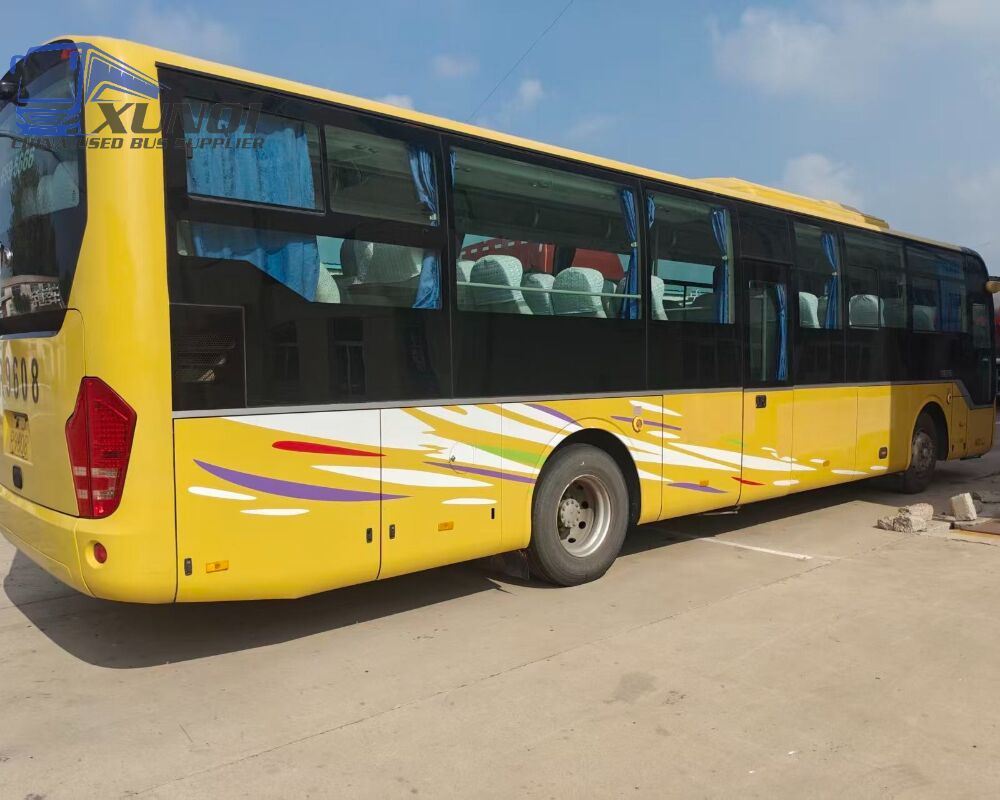 Used Yutong bus ZK6121 53 Seats 2015 Year 12 meters long China bus yuchai 6-cylinder diesel engine