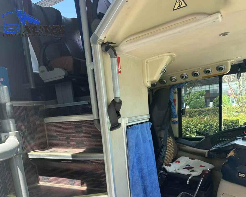 Used Yutong bus ZK6126 54 Seats 2017 Year 12 Seters long China bus weichai 6-cylinder diesel engine