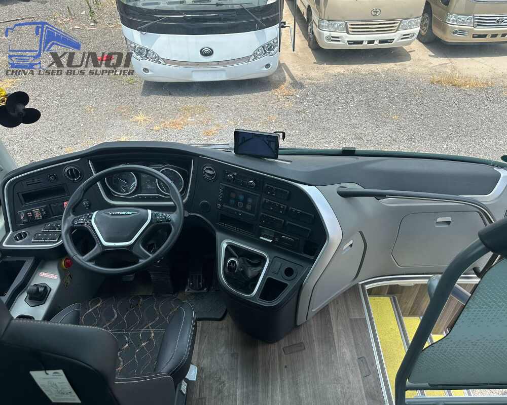 Used Yutong bus ZK6127 54 Seats 2021 Year 12 meters long China bus yuchai 6-cylinder diesel engine