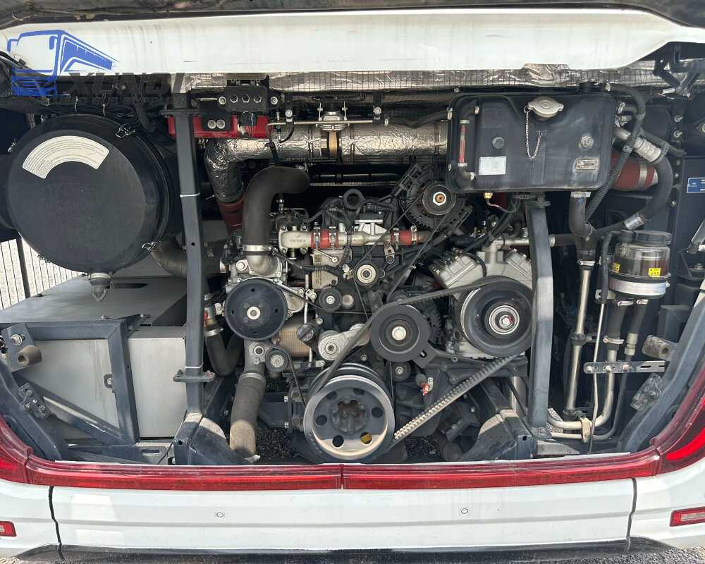 Used Yutong bus ZK6127 54 Seats 2021 Year 12 meters long China bus yuchai 6-cylinder diesel engine