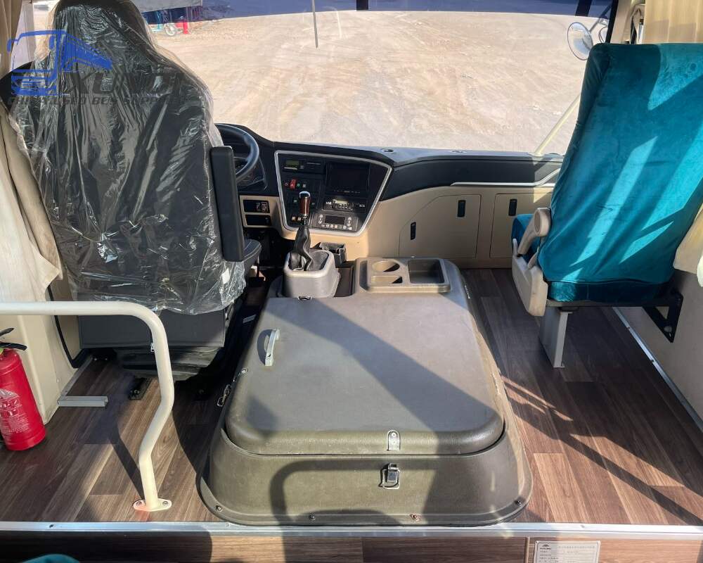 Used Yutong bus ZK6609 19 Seats 2020 Year 6 meters long China bus yuchai 4-cylinder diesel engine
