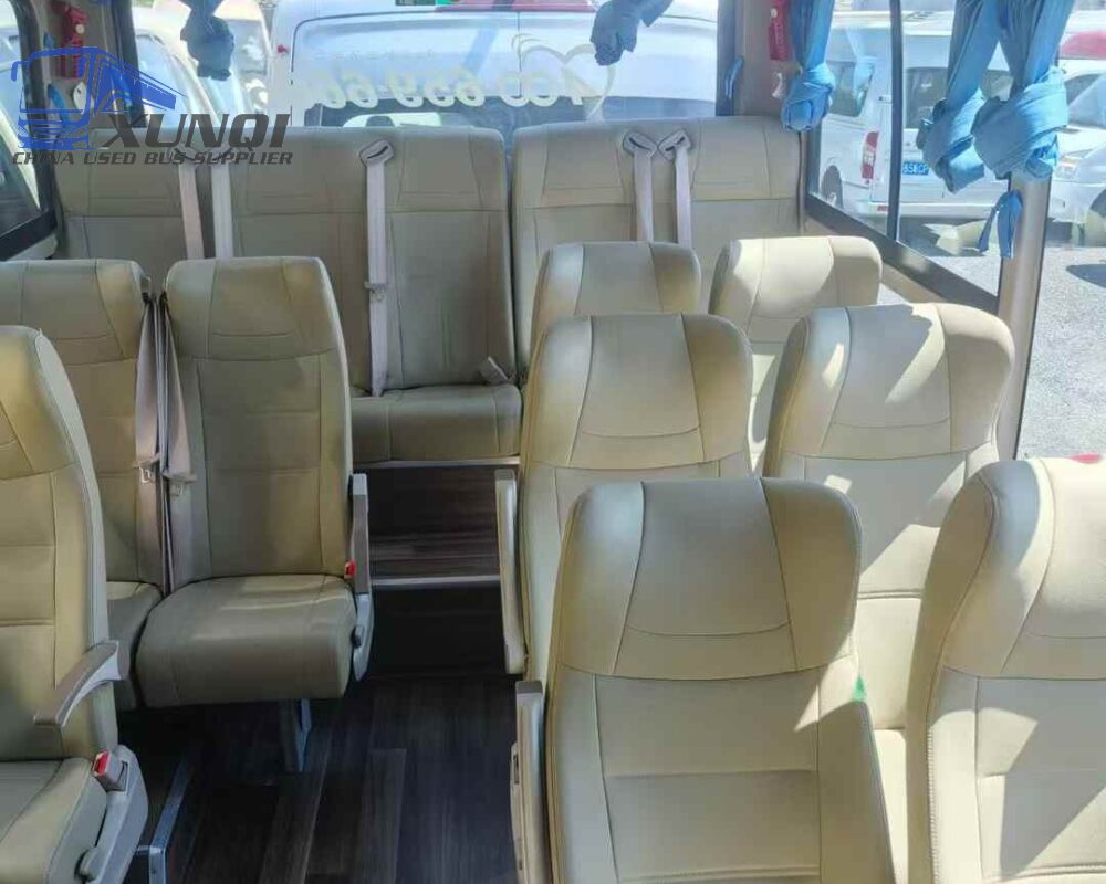 Used Yutong bus ZK6609 19 Seats 2023 Year 6 Seters long China bus weichai 4-cylinder diesel engine