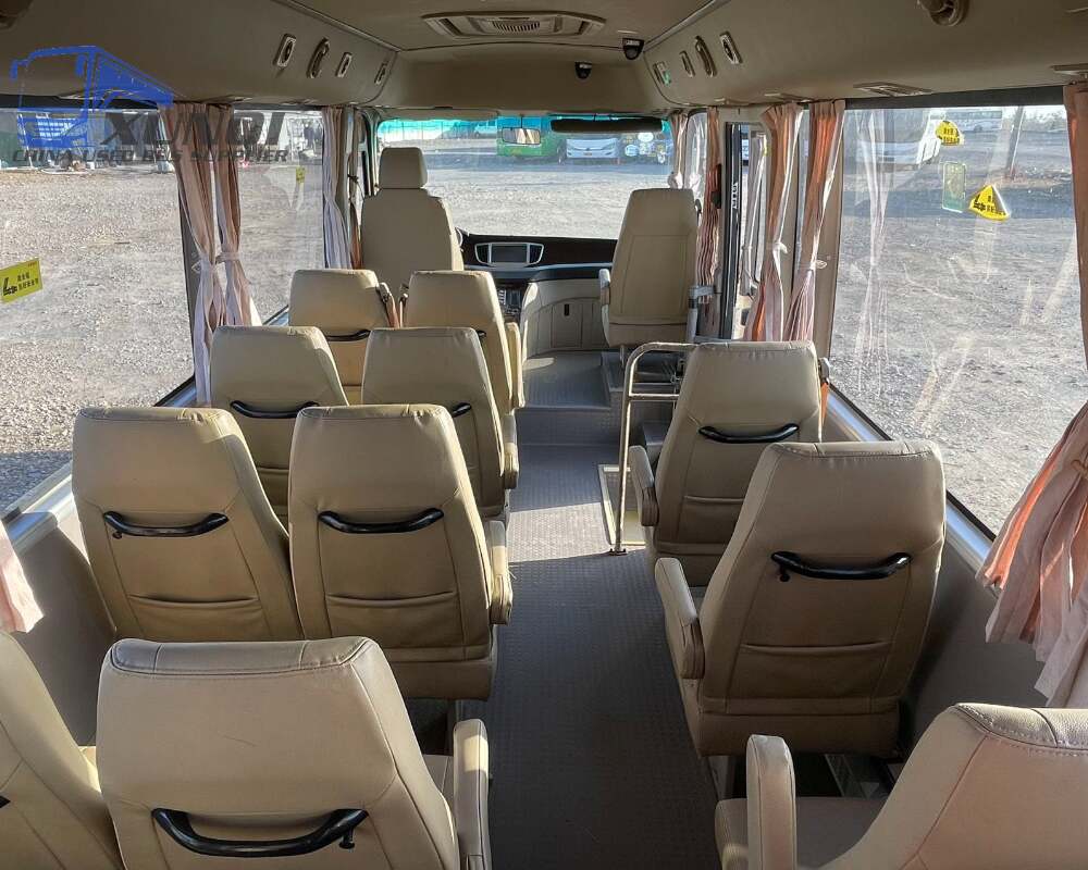 Used Yutong bus ZK6701 20 Seats 2014 Year 7 Seters long China bus