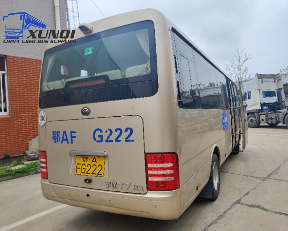 Used Yutong bus ZK6710 19 Seats 2021 Year 7 Seters long China bus weichai 4-cylinder diesel engine