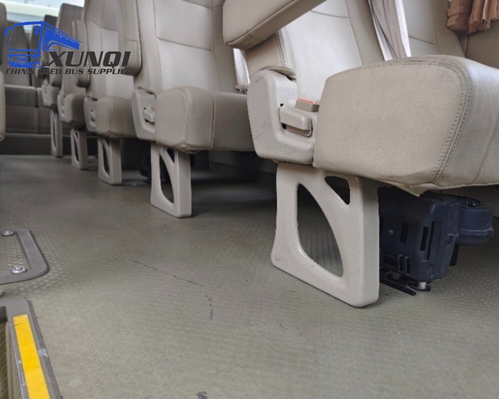 Used Yutong bus ZK6710 19 Seats 2021 Year 7 Seters long China bus weichai 4-cylinder diesel engine