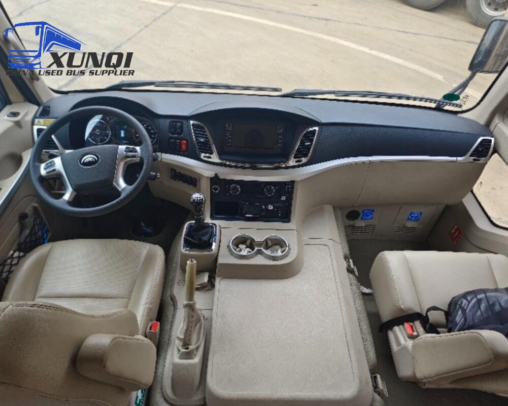 Used Yutong bus ZK6710 19 Seats 2021 Year 7 Seters long China bus weichai 4-cylinder diesel engine
