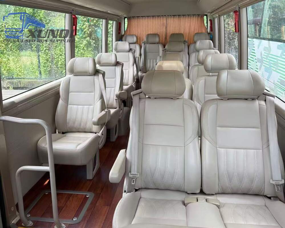 Used Yutong bus ZK6710 17 Seats 2021 Year 7 Seters long China bus 3.5T V6 turbocharged gasoline engine