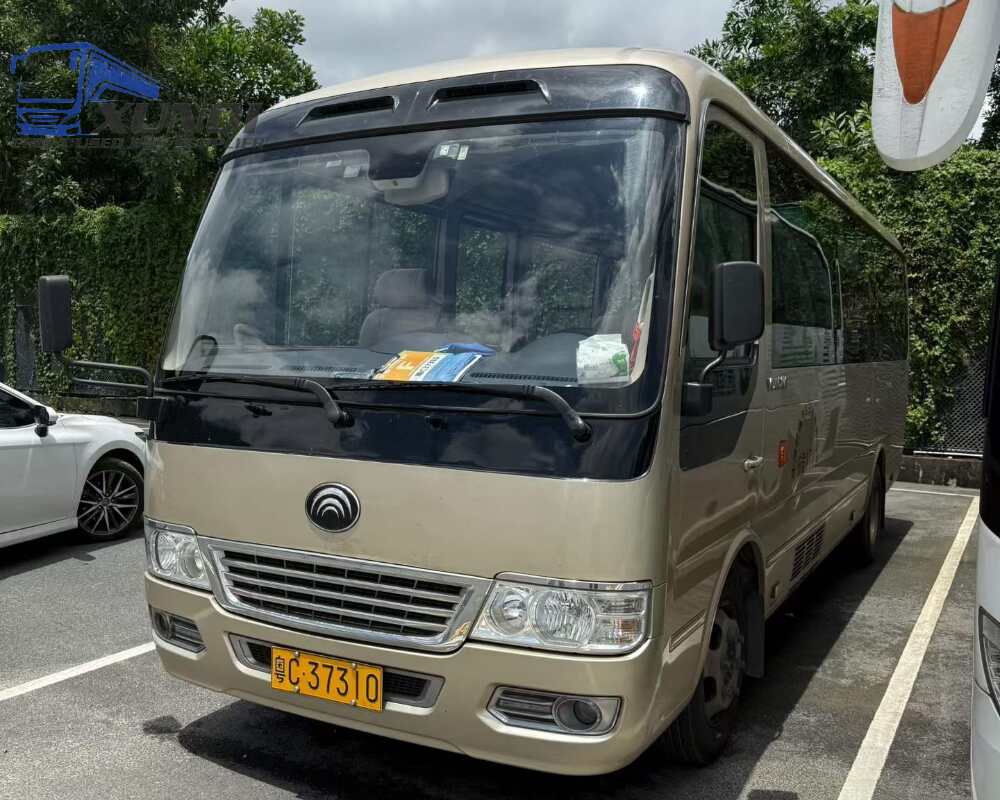 Used Yutong bus ZK6710 17 Seats 2021 Year 7 Seters long China bus 3.5T V6 turbocharged gasoline engine