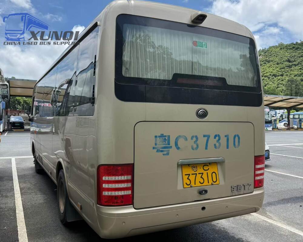 Used Yutong bus ZK6710 17 Seats 2021 Year 7 Seters long China bus 3.5T V6 turbocharged gasoline engine