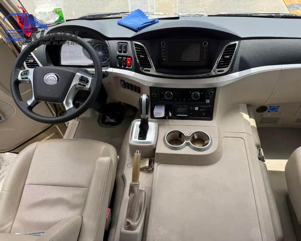 Used Yutong bus ZK6710 17 Seats 2021 Year 7 Seters long China bus 3.5T V6 turbocharged gasoline engine