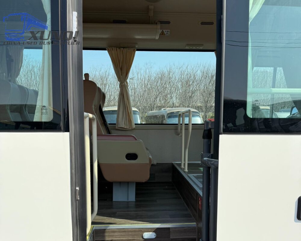Used Yutong bus ZK6729 19 Seats 2022 Year 7 meters long China bus yuchai 4-cylinder diesel engine