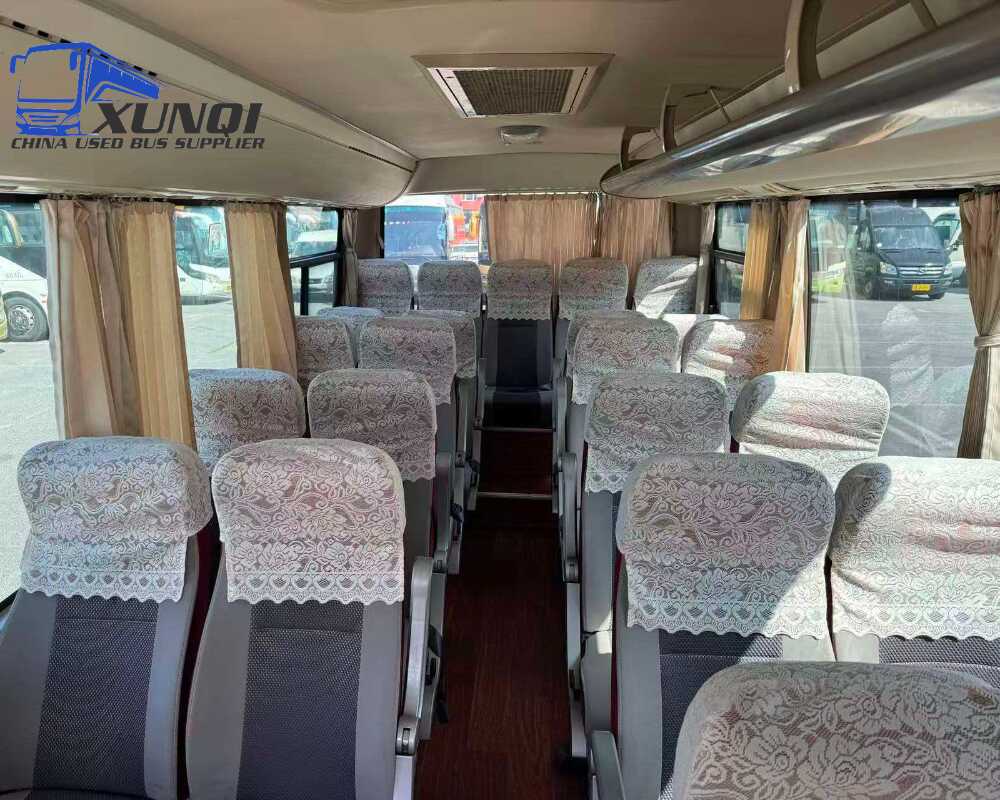Used Yutong bus ZK6729 26 Seats 2014 Year 7 Seters long China bus Fukuda Cummins 4-cylinder diesel engine