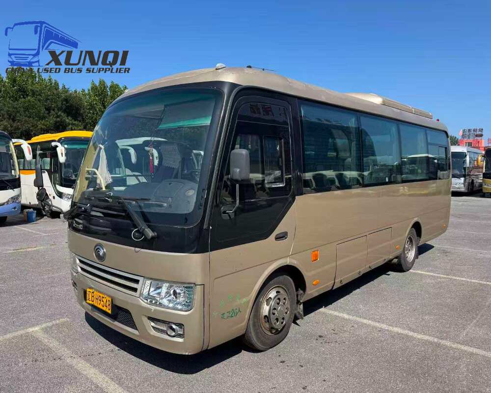 Used Yutong bus ZK6729 26 Seats 2014 Year 7 Seters long China bus Fukuda Cummins 4-cylinder diesel engine