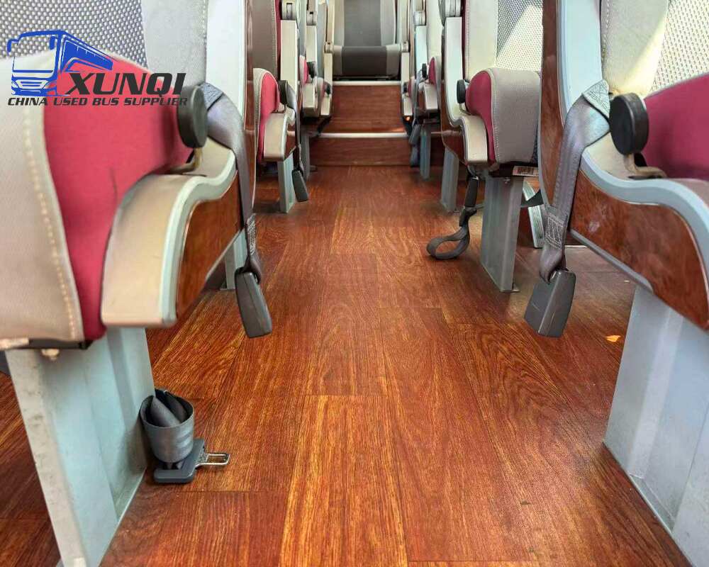 Used Yutong bus ZK6729 26 Seats 2014 Year 7 Seters long China bus Fukuda Cummins 4-cylinder diesel engine